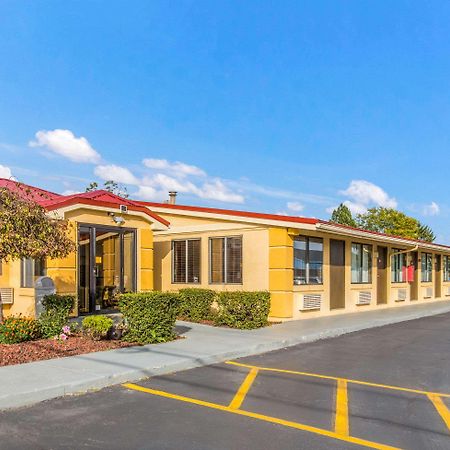 Econo Lodge Norwalk Luaran gambar